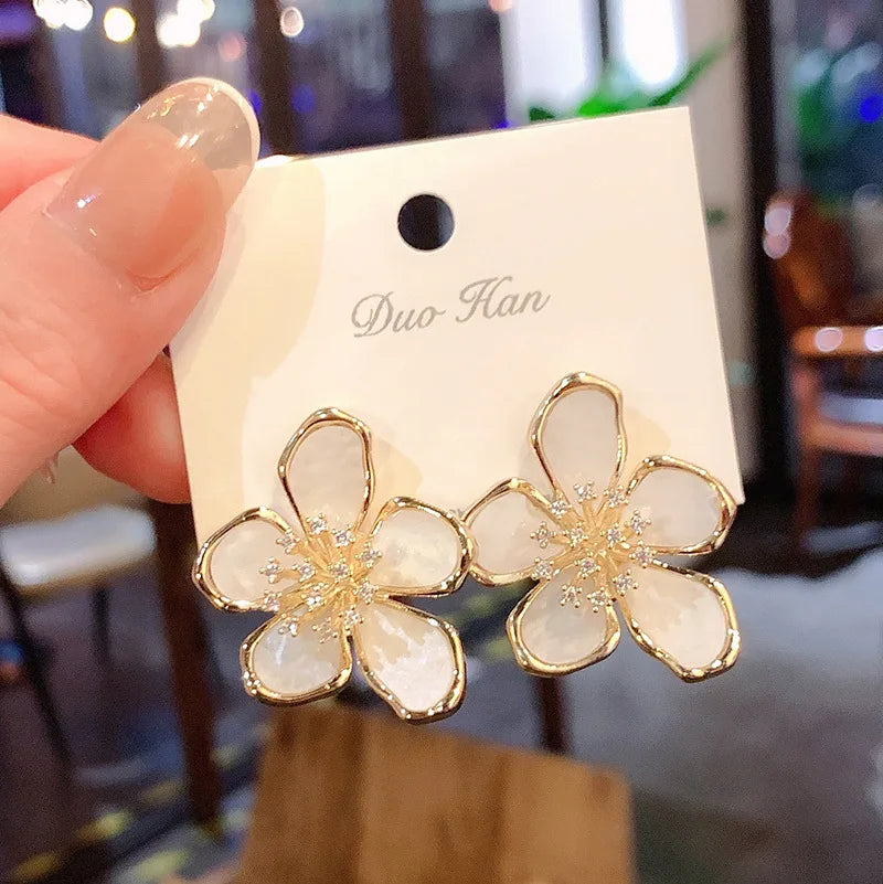 ZAKOL New Temperament Flower Earrings for Women Girls Sweet Korean Fashion Gold Color Crystal Zircon Party Accessories