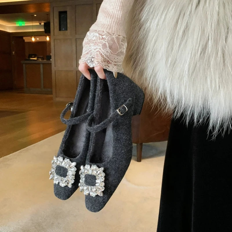 Womens Slippers with Diamond Anti Slip Middle Heel Close Toes Strap 2025 New Summer Outdoor Fashion Slippers Women Shoes