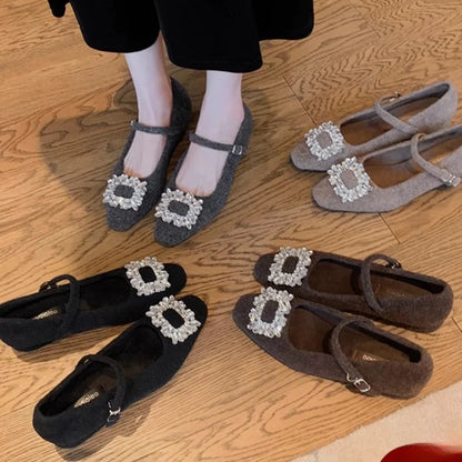 Womens Slippers with Diamond Anti Slip Middle Heel Close Toes Strap 2025 New Summer Outdoor Fashion Slippers Women Shoes