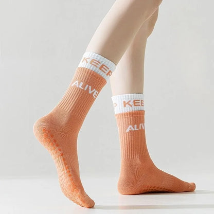 Women's Non-Slip Yoga Socks with Silicone Grip Mid Cushioned Workout Socks for Pilates Gym Indoor Exercises Yoga Socks