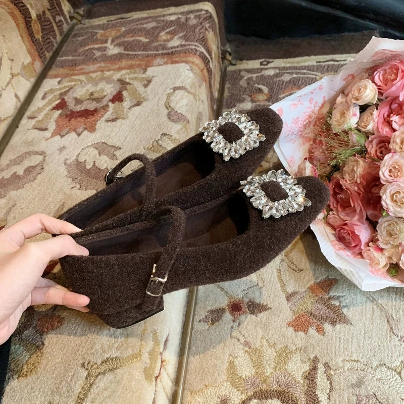 Womens Slippers with Diamond Anti Slip Middle Heel Close Toes Strap 2025 New Summer Outdoor Fashion Slippers Women Shoes
